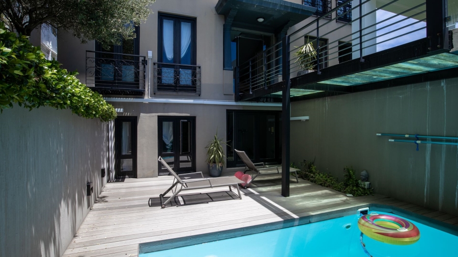 5 Bedroom Property for Sale in Fresnaye Western Cape